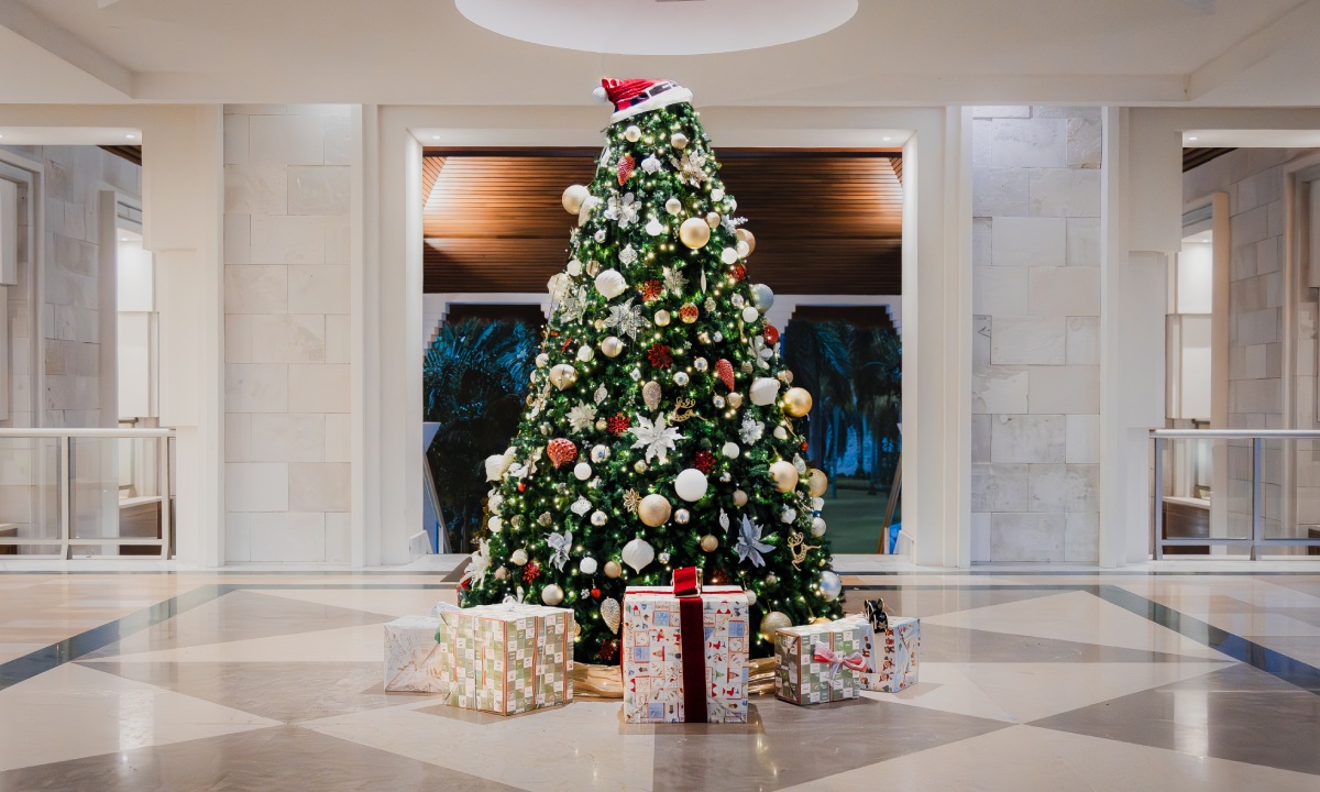Árbol de Navidad con regalos