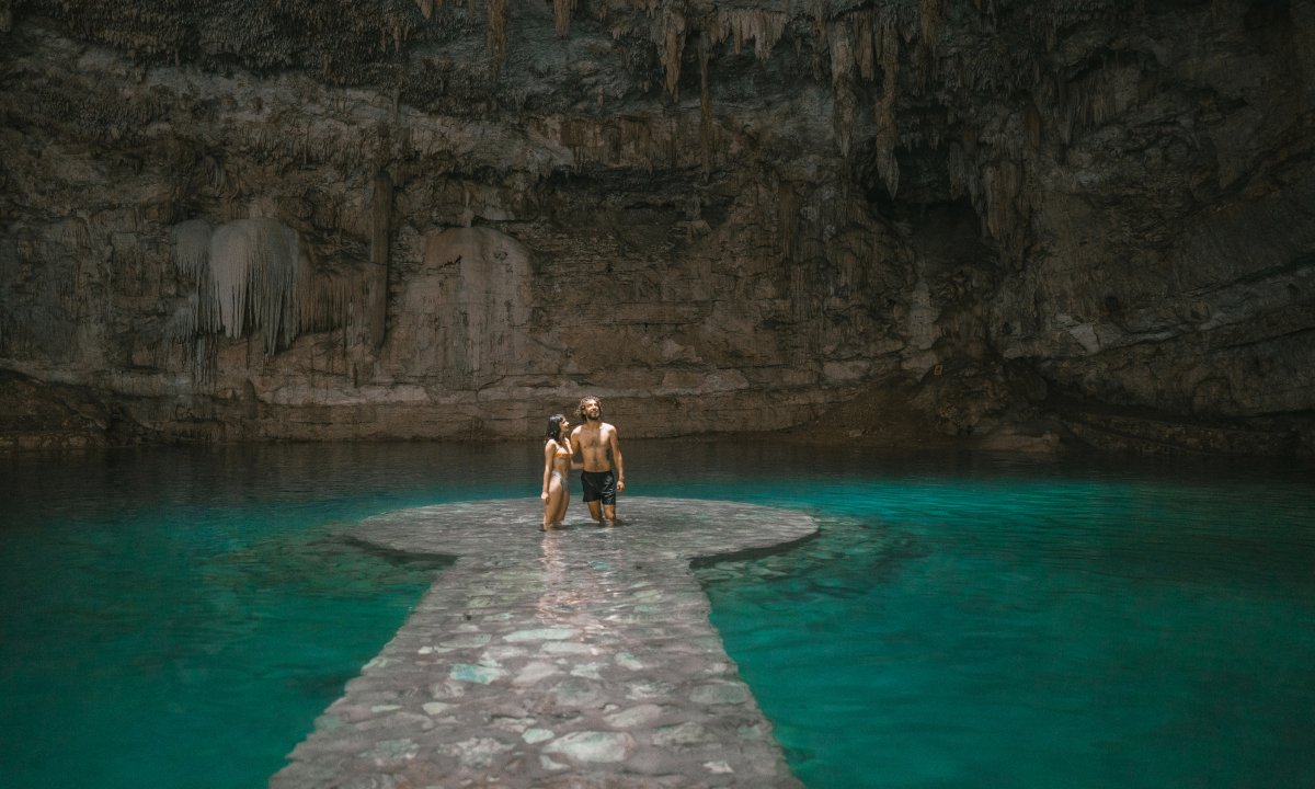 in Paar am Gran Cenote