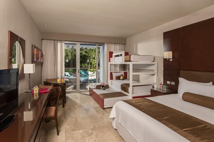 130648-hoteles-en-riviera-maya-para-ninos---family-club-princess---family-club-room