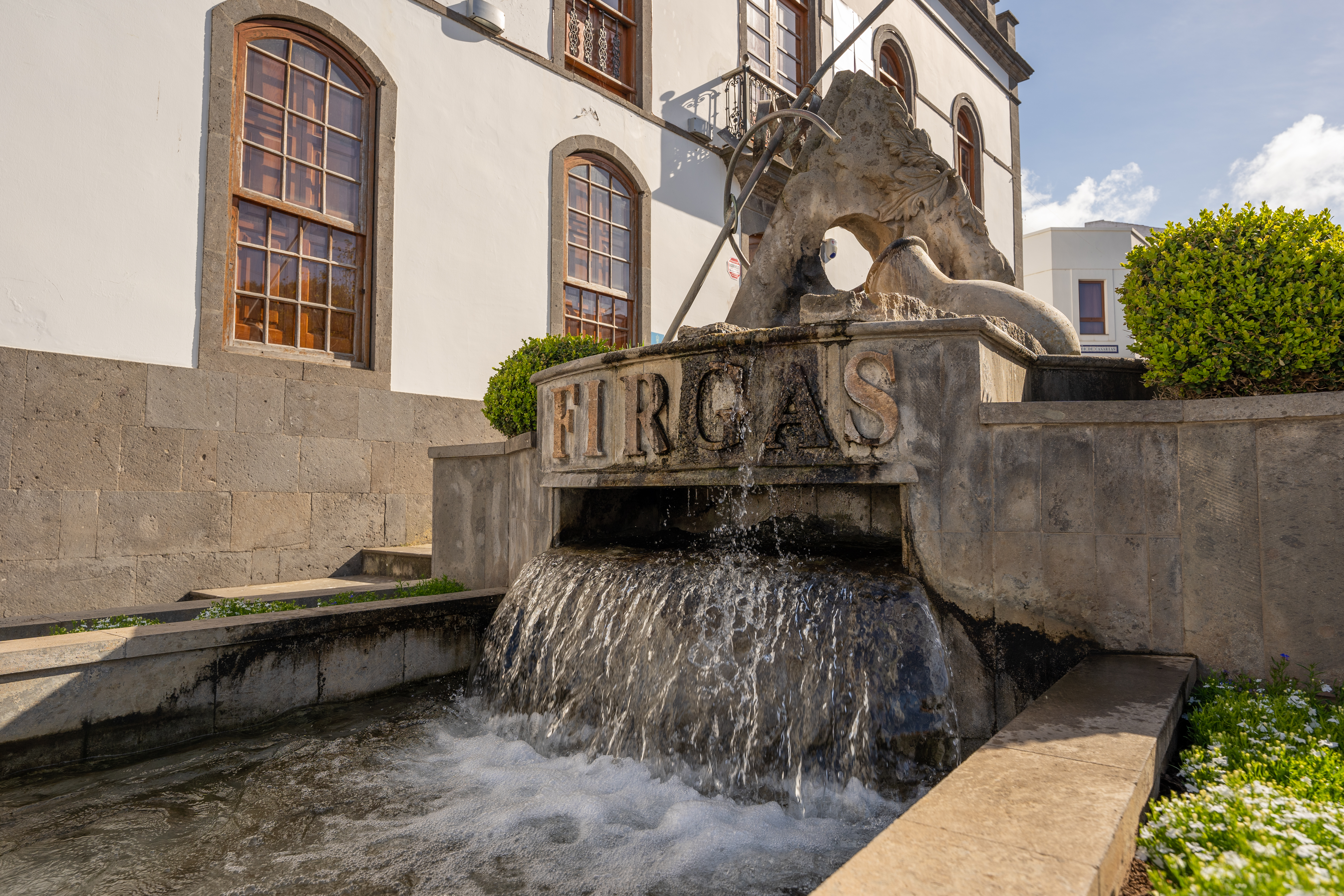 Fachada de la Casa de Cultura de Firgas
