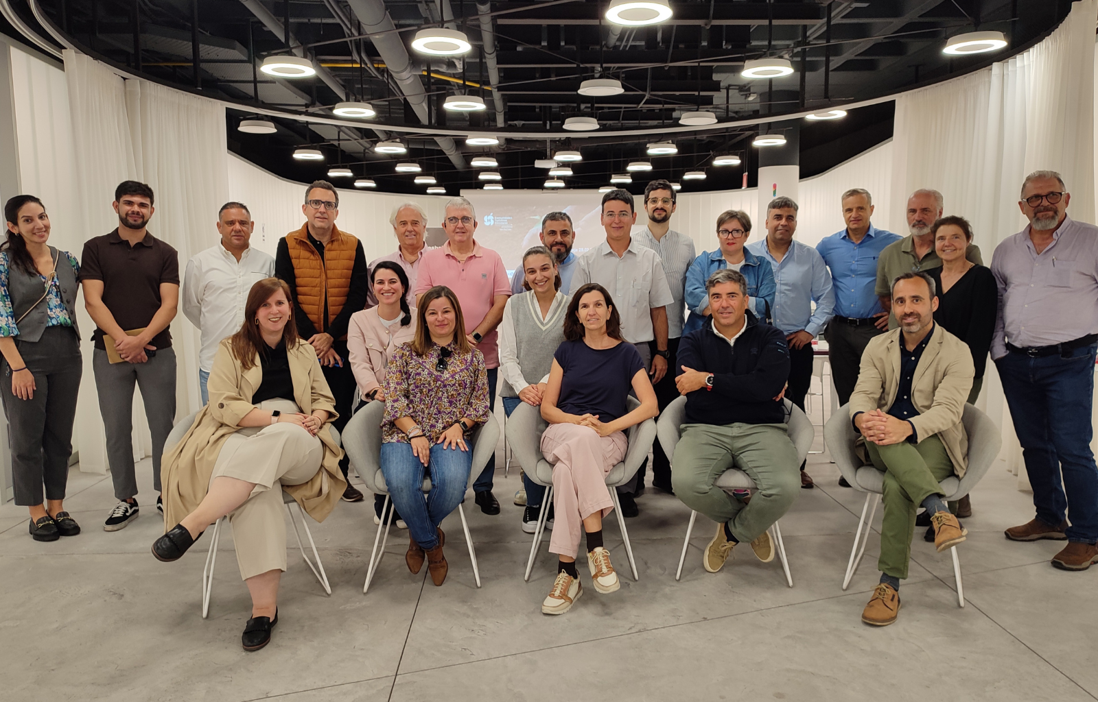 Fotografía de representantes de empresas implicadas en las Comunidades Turísticas Circulares