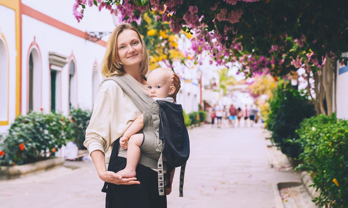 Imagen de una madre y su hijo en Gran Canaria