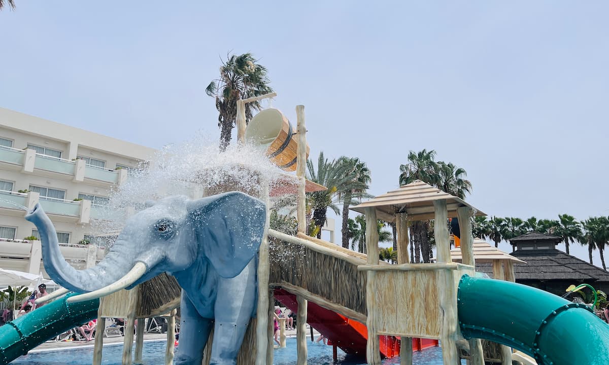 Piscina y toboganes infantiles del Maspalomas & Tabaiba Princess