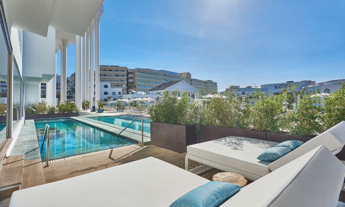 Piscina del spa del Princess Inspire Tenerife
