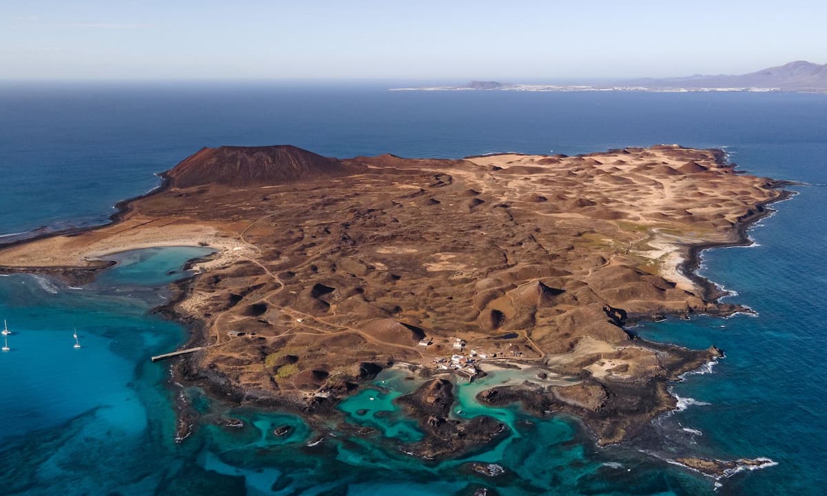 La isla de Lobos vista desde las nubes