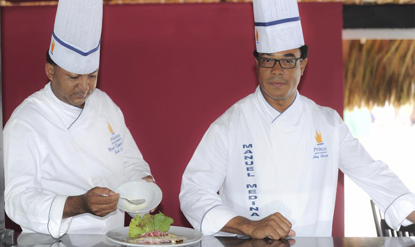 Chef Manuel Medina presents dominican food at the Bávaro Princess