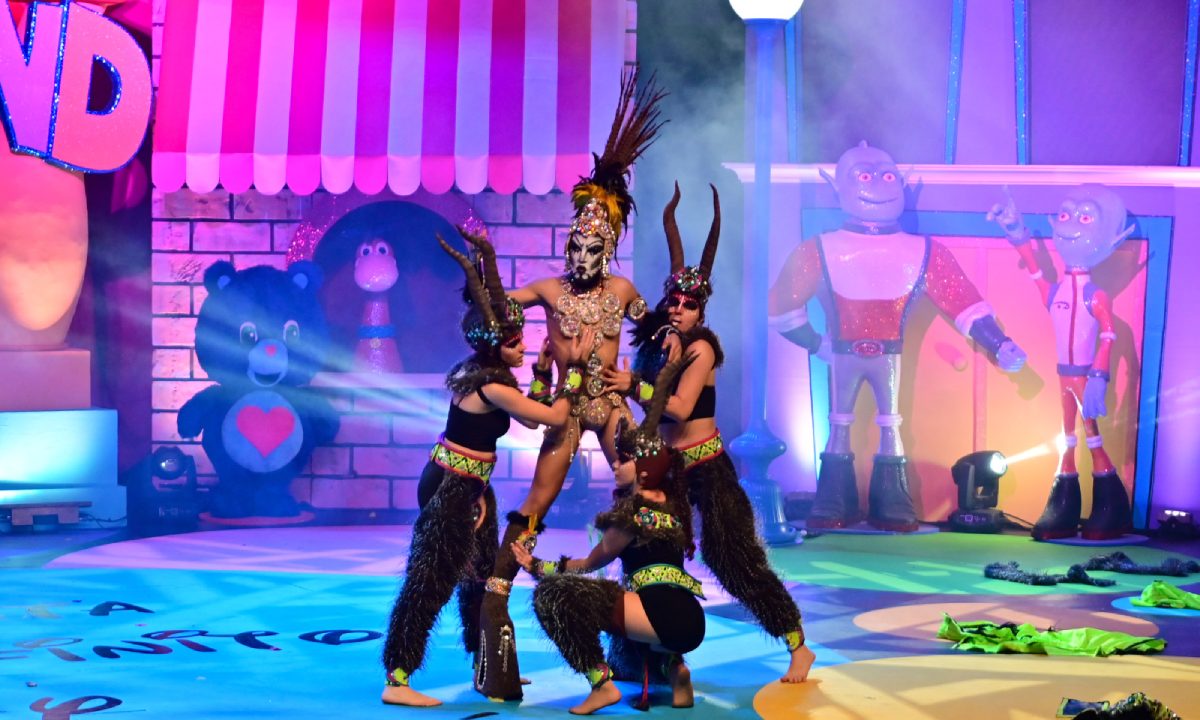 Actuación Drag Queen Carnaval Internacional de Maspalomas