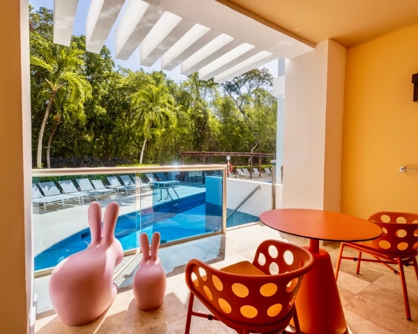 swim-out-new-carrousel-2