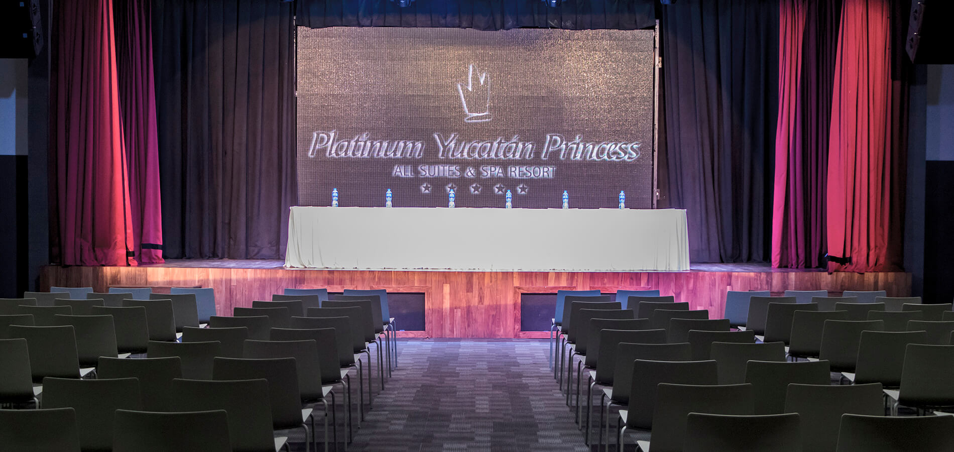 Platinum Yucatán Princess Platinum Yucatán Princess