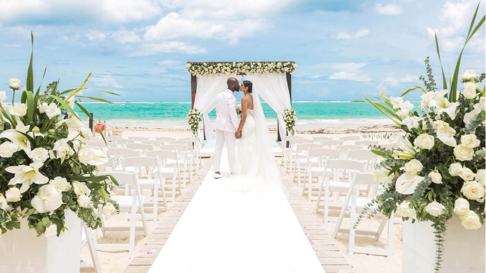 Una semana antes de la boda y repasando los ingresos, vi uno de 5000 euros,  aluciné, corrí rápido a contárselo a mi novio, porque no conocía el  remitente. Más testimonios e historias, image size:1600x900