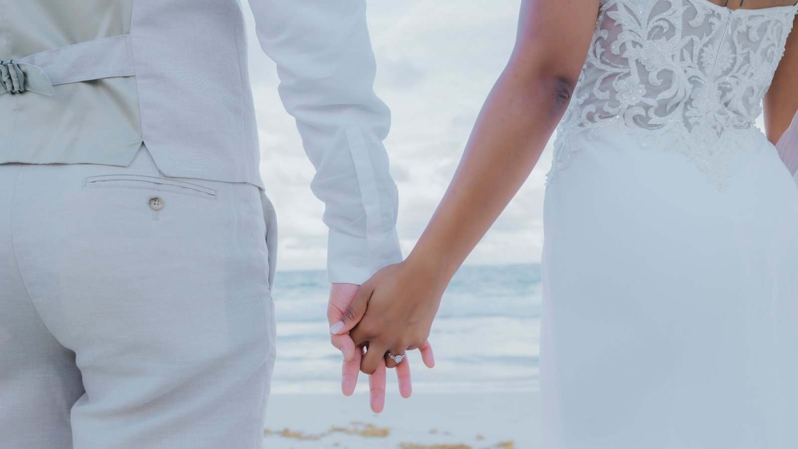 The Wedding Love Connection 45' en AIRE Ancient Baths Vallromanes — AIRE  Ancient Baths, image size:1600x900