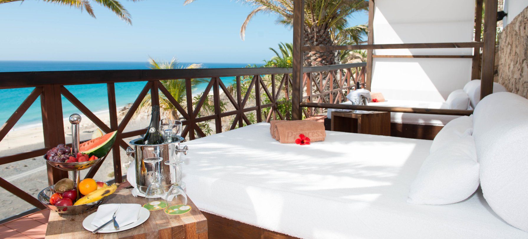 Club Jandia-Princess, family area, Balinese beds, fruits