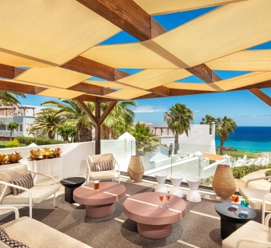 bar-piscina-coral-terraza-esencia-de-fuerteventura