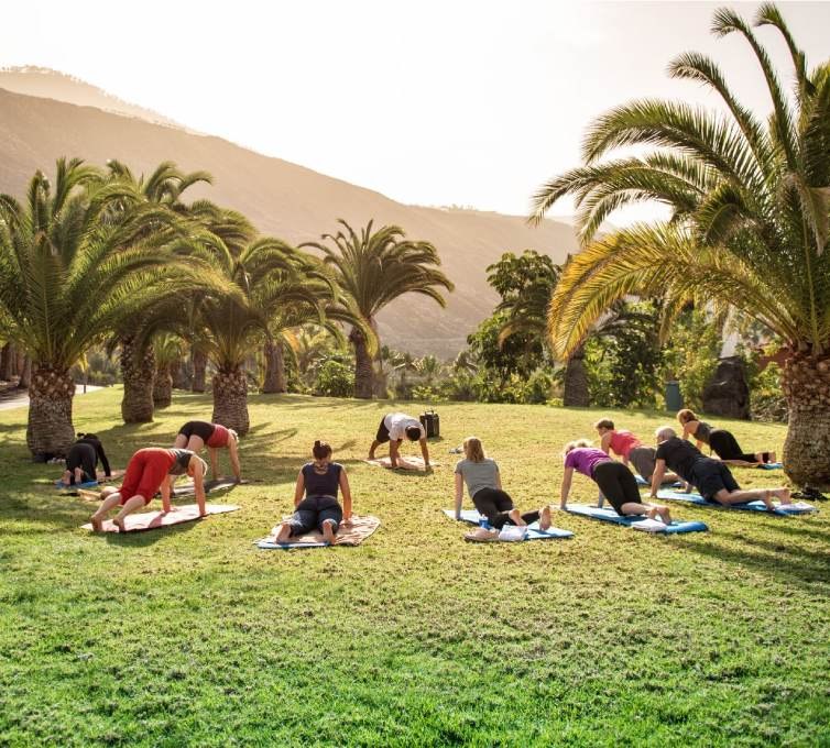 Sesión de yoga al aire libre en La Palma Princess Sesión de yoga al aire libre en La Palma Princess