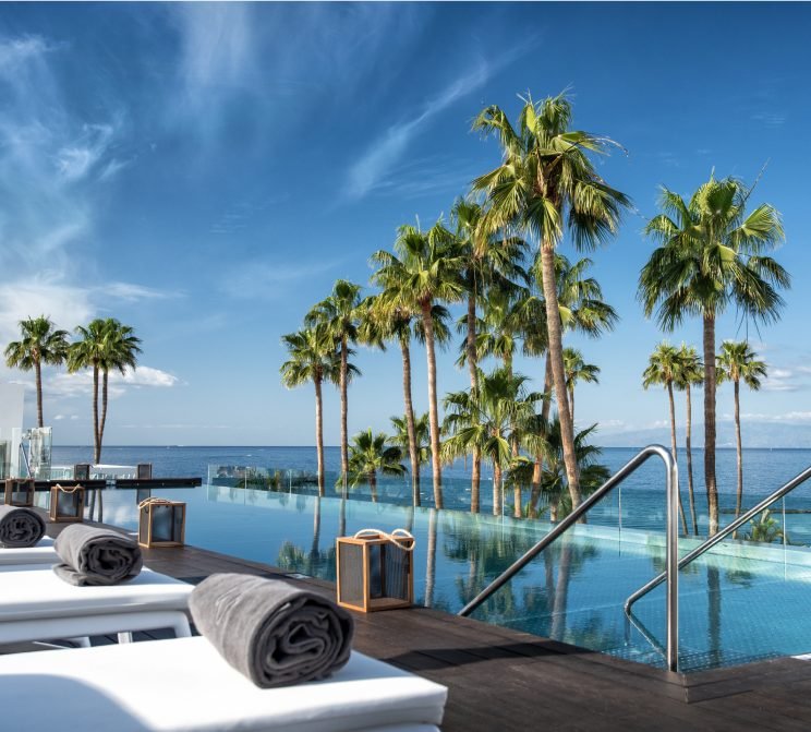 Infinity Pool de zona Platinum hotel Guayarmina Princess