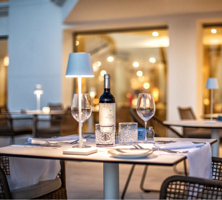 Vino en restaurante del hotel Guayarmina Princess
