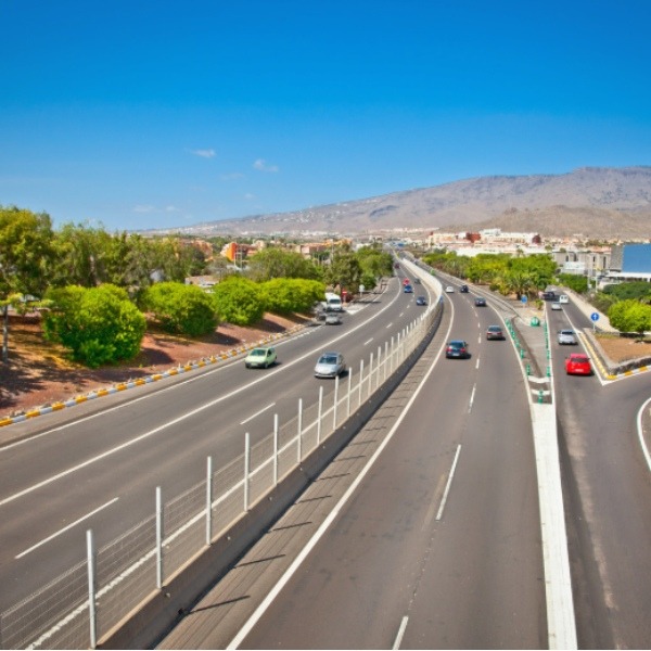 Autopista Tenerife Sur en conexión con Guayarmina Princess, Islas Canarias
