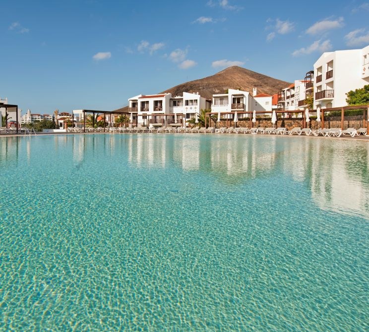 Piscina del hotel Esencia de Fuerteventura by Princess Piscina del hotel Esencia de Fuerteventura by Princess