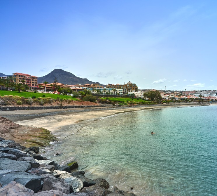 Playa fañabé desde Guayarmina Princess en las Islas Canarias Playa fañabé desde Guayarmina Princess en las Islas Canarias