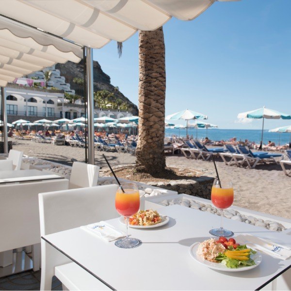 Snacks at the Beach Club of Princess on Taurito beach