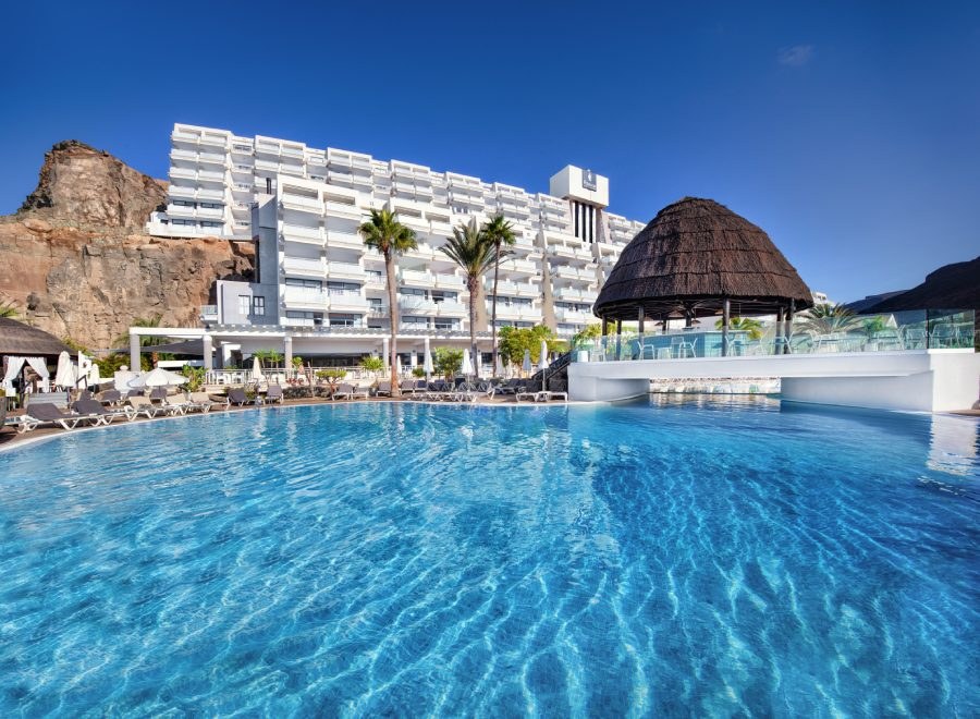 Piscinas en Hotel Princess Taurito