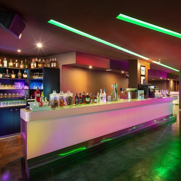 The Evening Bar en TUI BLUE Suite Princess