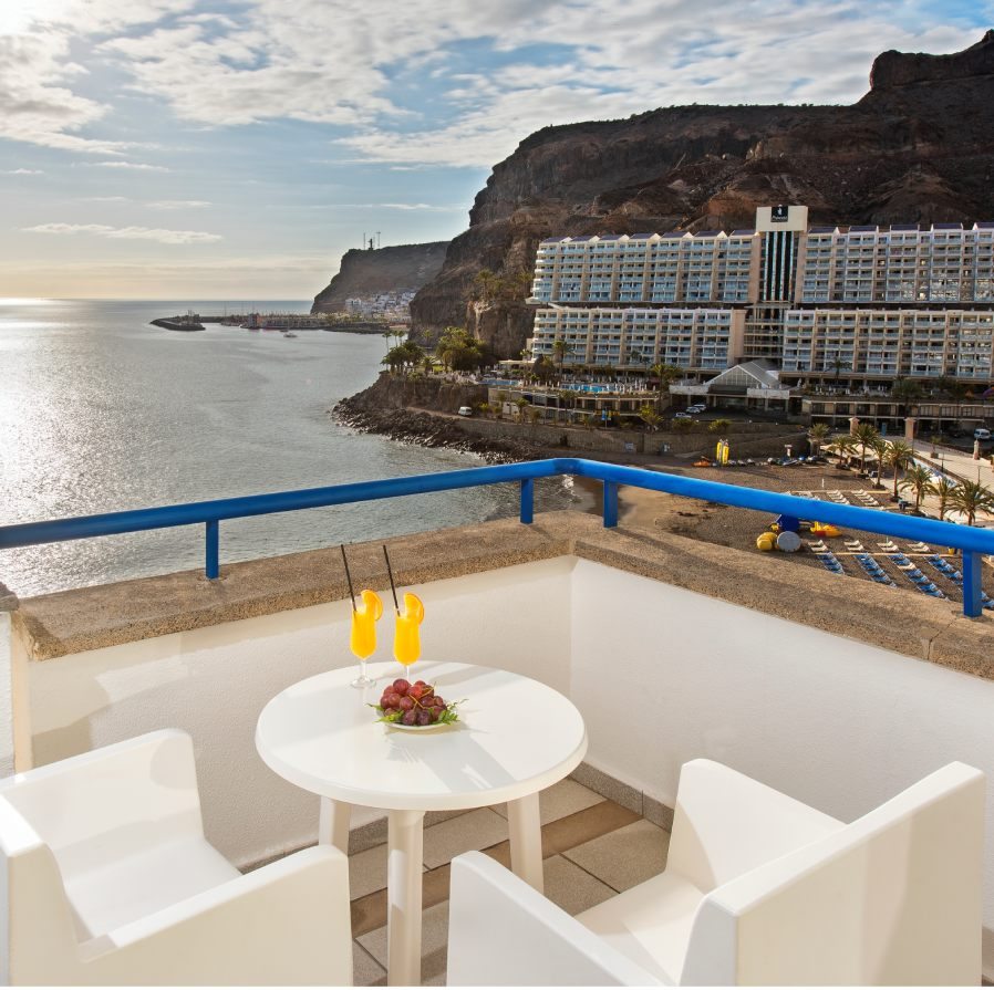 Rooms with sea view in TUI BLUE Suite Princess